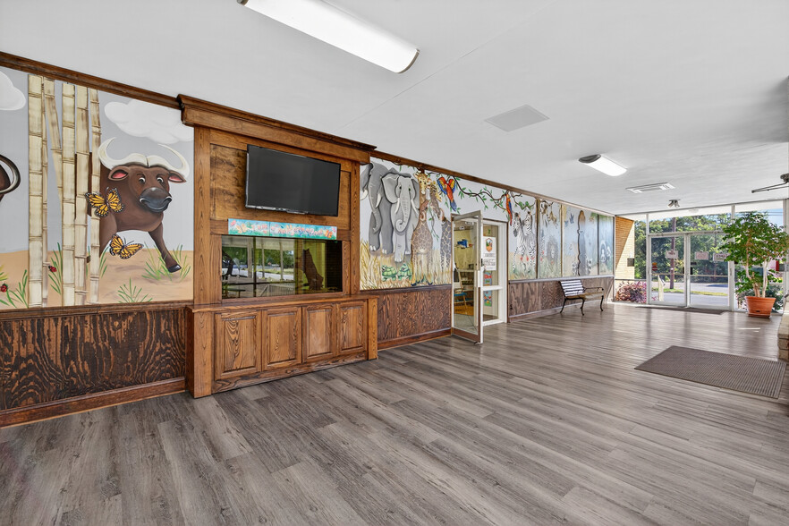 More Photos Of 147 Hurst Blvd, Hurst Religious Facility For Sale