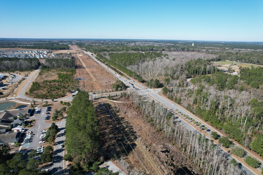 More Photos Of 5 Hampton Lake Dr, Bluffton Storefront Retail Office For Lease
