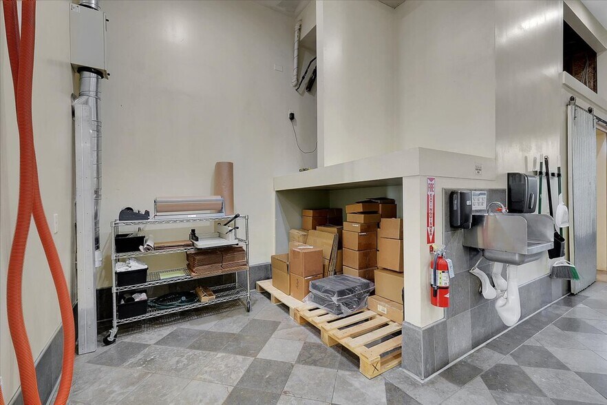 More Photos Of 228 1st St, Marysville Storefront Retail Residential For Sale