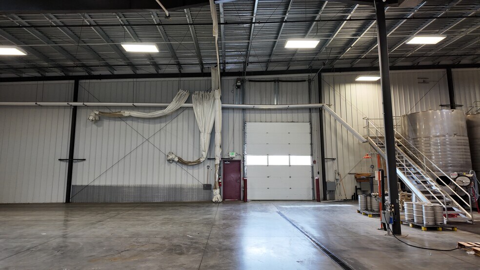 More Photos Of 8111 Keene Rd, West Richland Manufacturing For Sale