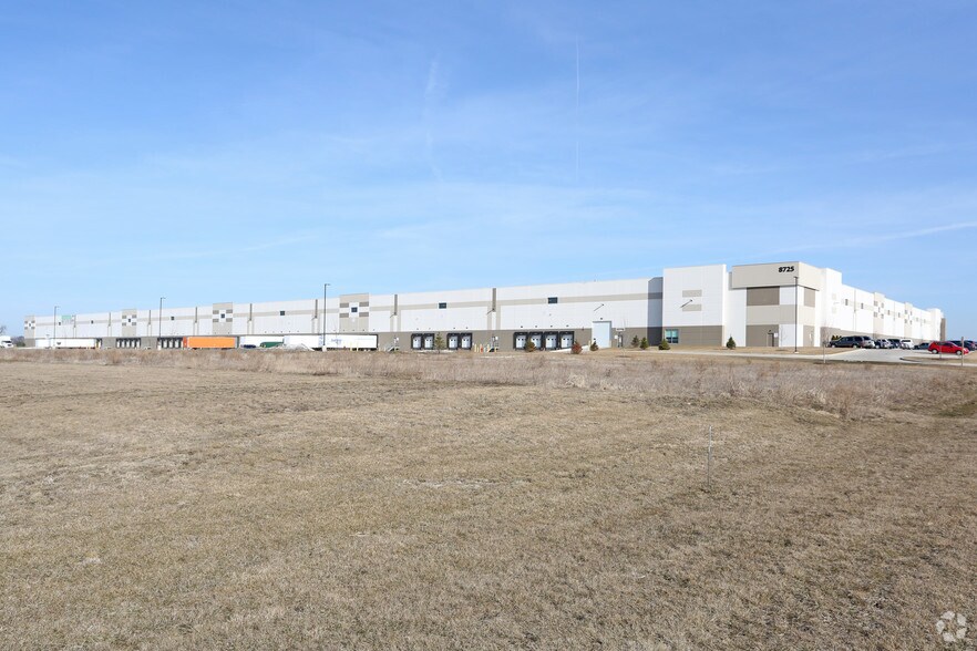 More Photos Of 8725 31st St, Somers Distribution For Lease