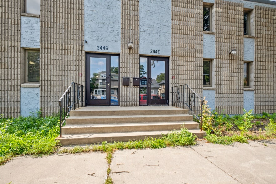 More Photos Of 3438-3446 Snelling Ave S, Minneapolis Distribution For Lease