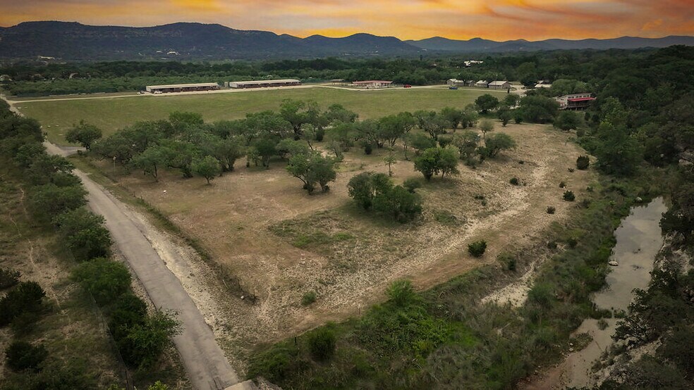 More Photos Of 7070 S US Highway 83, Concan Hotel For Sale