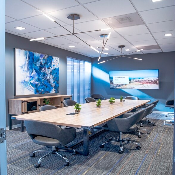 More Photos Of 8215 Long Point Rd, Houston Coworking Space