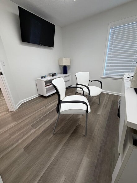 More Photos Of 311 Poplar View Ln W, Collierville Office For Lease