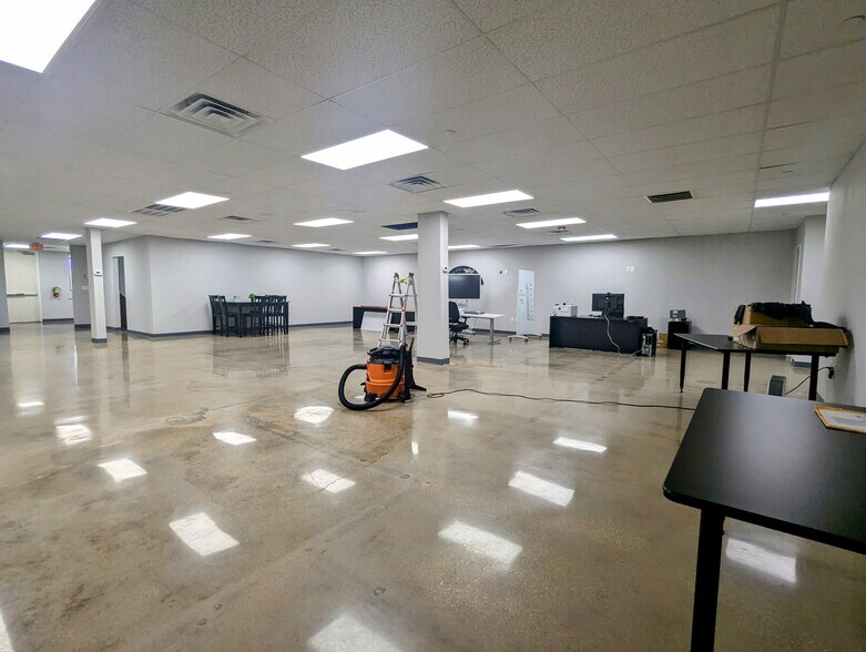 More Photos Of 3600 William D Tate Ave, Grapevine Medical For Lease