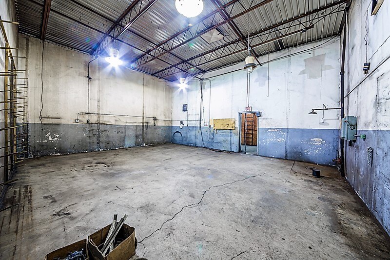 More Photos Of 730 E Eseco Rd, Cushing Warehouse For Sale