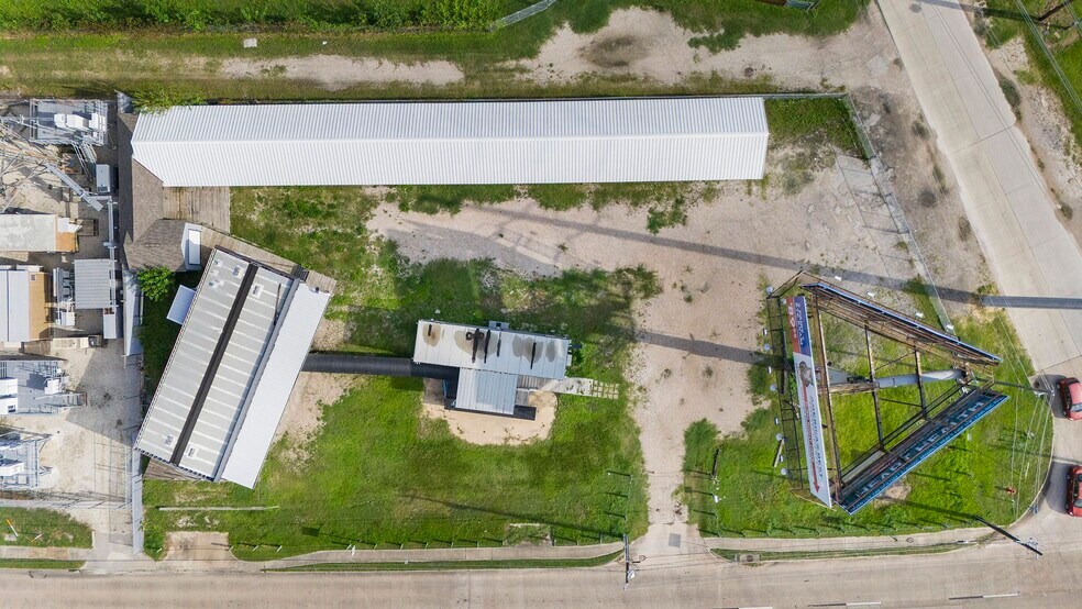 More Photos Of 204 FM 2094 Rd, Kemah Freestanding For Lease