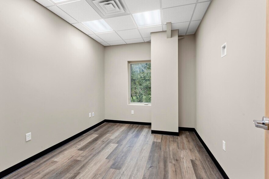 More Photos Of 1006 Ash St, Eudora Loft Creative Space For Lease