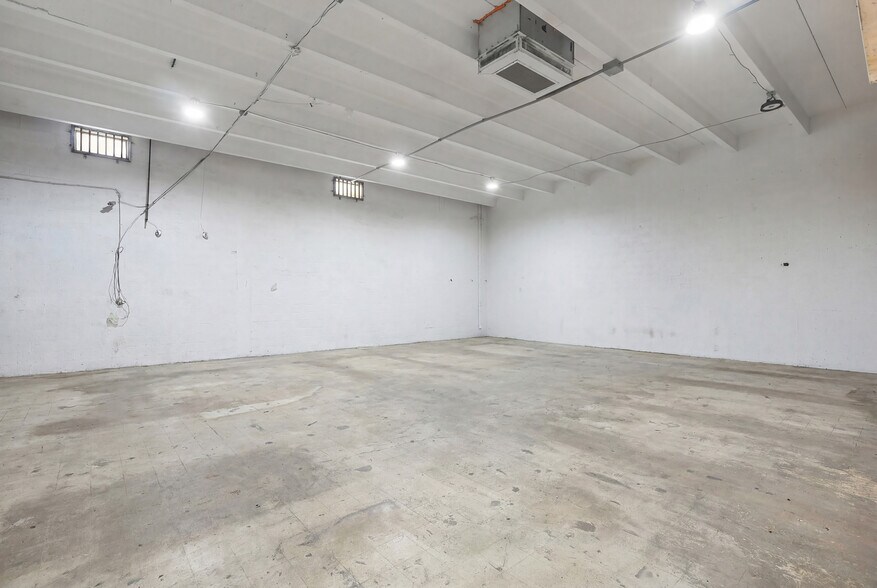 Primary Photo Of 1800 N Dixie Hwy, Hollywood Showroom For Sale