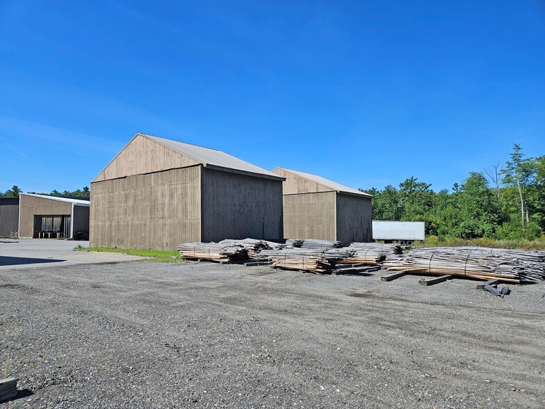 More Photos Of 36 Depot Rd, Kingston Lumberyard For Lease