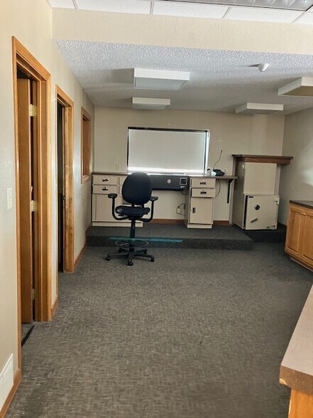 More Photos Of 102 N Broadway Ave, Hartington Office For Sale