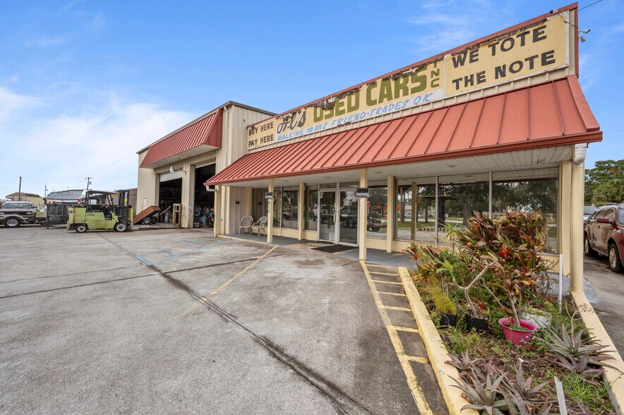 More Photos Of 628 King St, Cocoa Auto Dealership For Sale