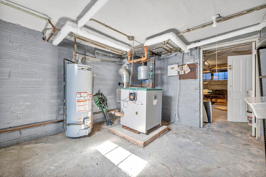 More Photos Of 881 E 222nd St, Euclid Office Residential For Sale