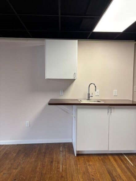 More Photos Of 600 S Washington Ave, Royal Oak Storefront Retail Office For Lease