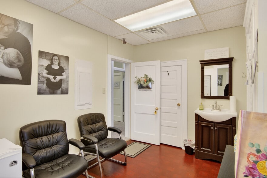 More Photos Of 104-110 S Hill Ave, South Hill Office Residential For Sale