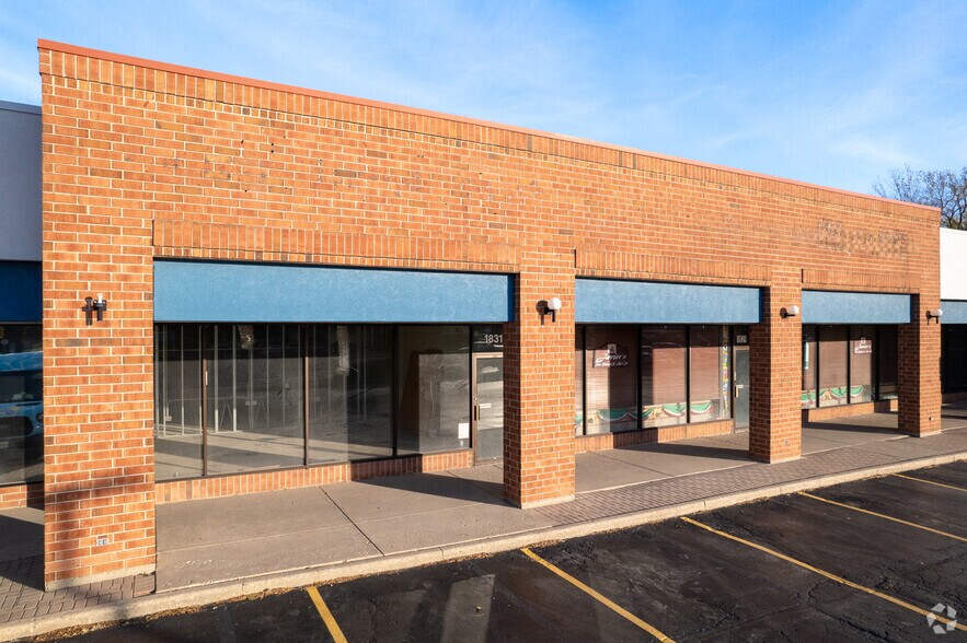 More Photos Of 1803-1837 Waukegan Rd, Glenview Unknown For Lease