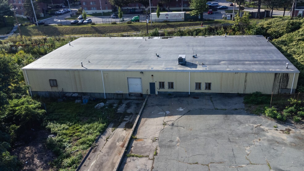More Photos Of 90 Salmon St, Providence Manufacturing For Lease