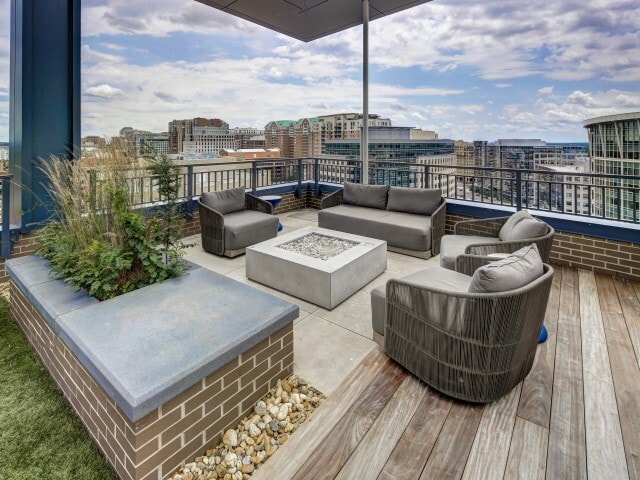 More Photos Of 1008 N Glebe Rd, Arlington Apartments For Lease