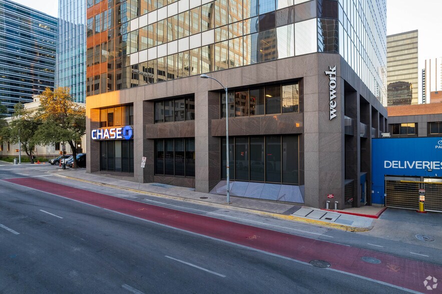 More Photos Of 221 W 6th St, Austin Office For Lease