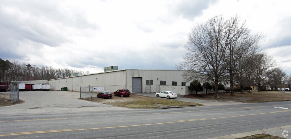 More Photos Of 1305 Progress Rd, Suffolk Warehouse For Lease