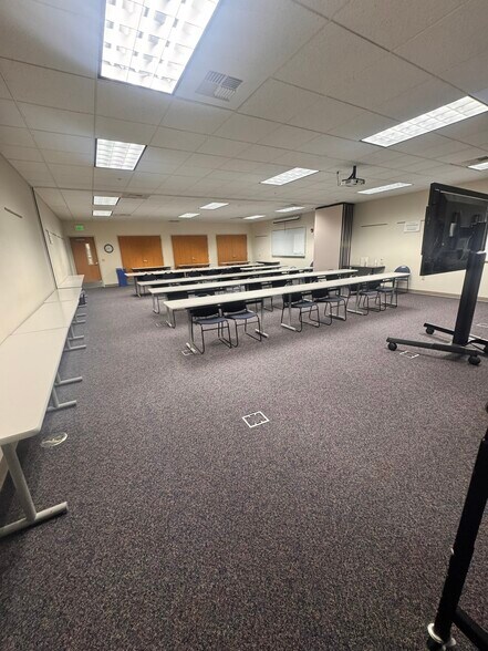 More Photos Of 958 S Lochsa St, Post Falls Office For Lease