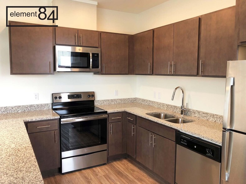 More Photos Of 1482 S 84th St, West Allis Apartments For Lease