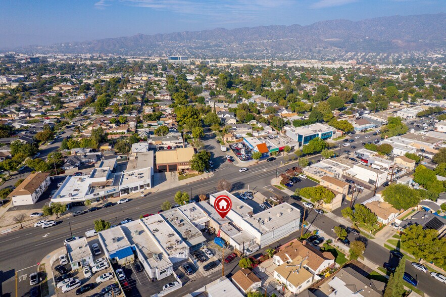 More Photos Of 2304-2306 Burbank blvd, Burbank Office Residential For Sale