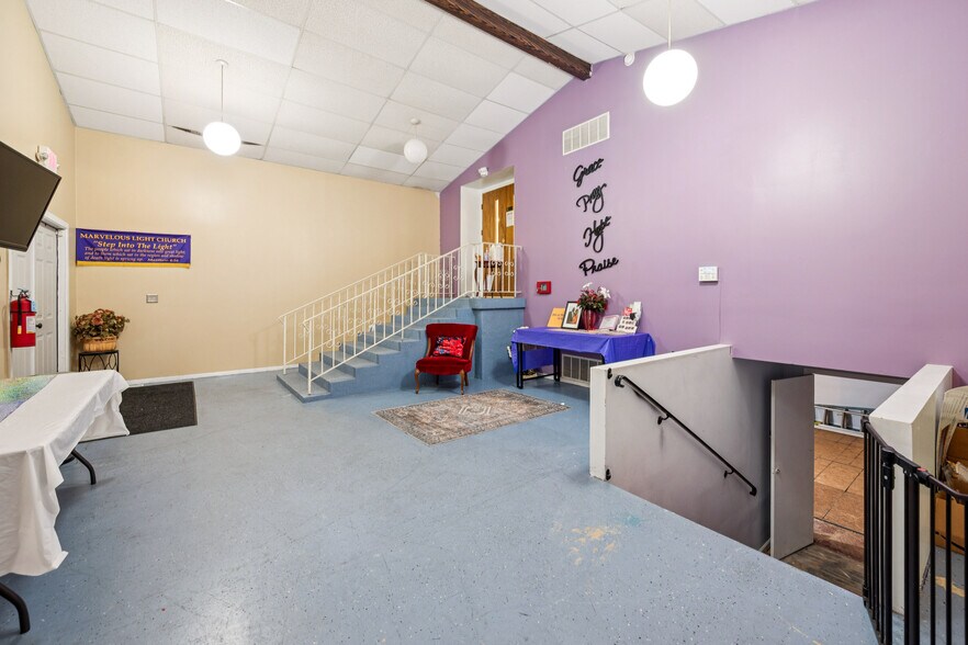 More Photos Of 510 W Broad St, Palmyra Religious Facility For Sale