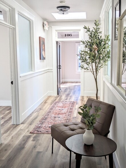 More Photos Of 970-980 Garnet Ave, San Diego Storefront Retail Office For Lease