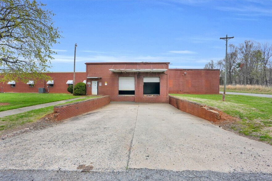 More Photos Of 900 W Academy St, Cherryville Manufacturing For Sale