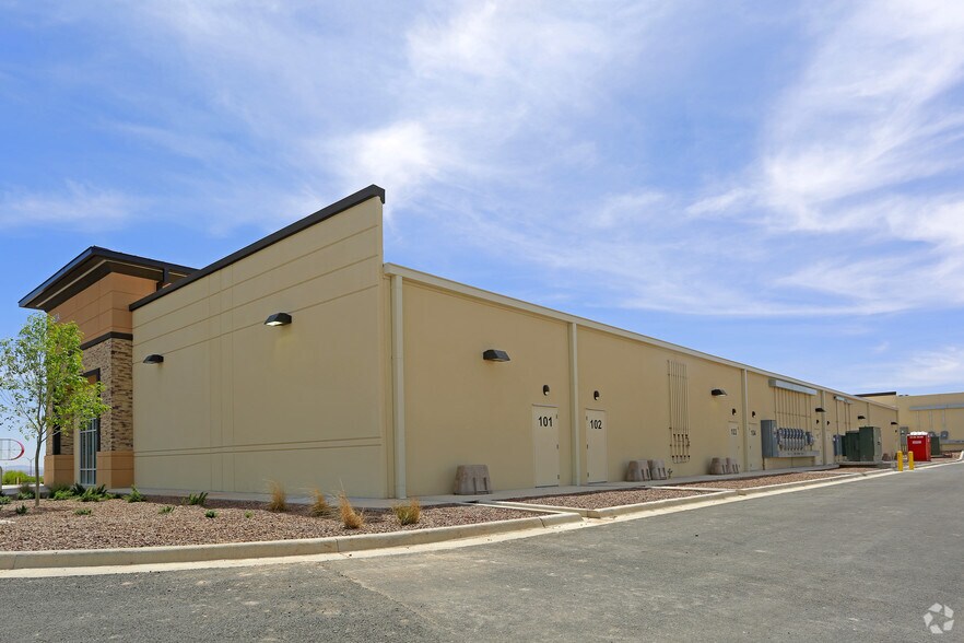 More Photos Of 1387 George Dieter Dr, El Paso Medical For Lease
