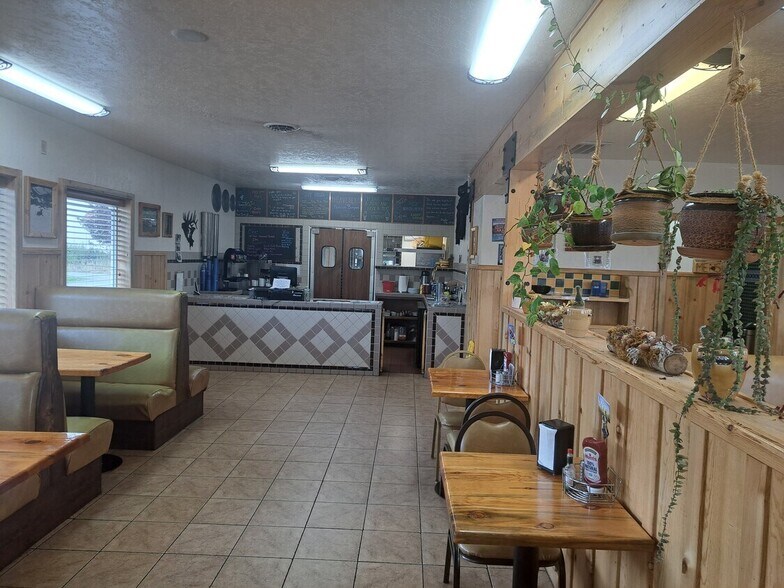 More Photos Of 500 W North St, Enterprise Restaurant For Sale