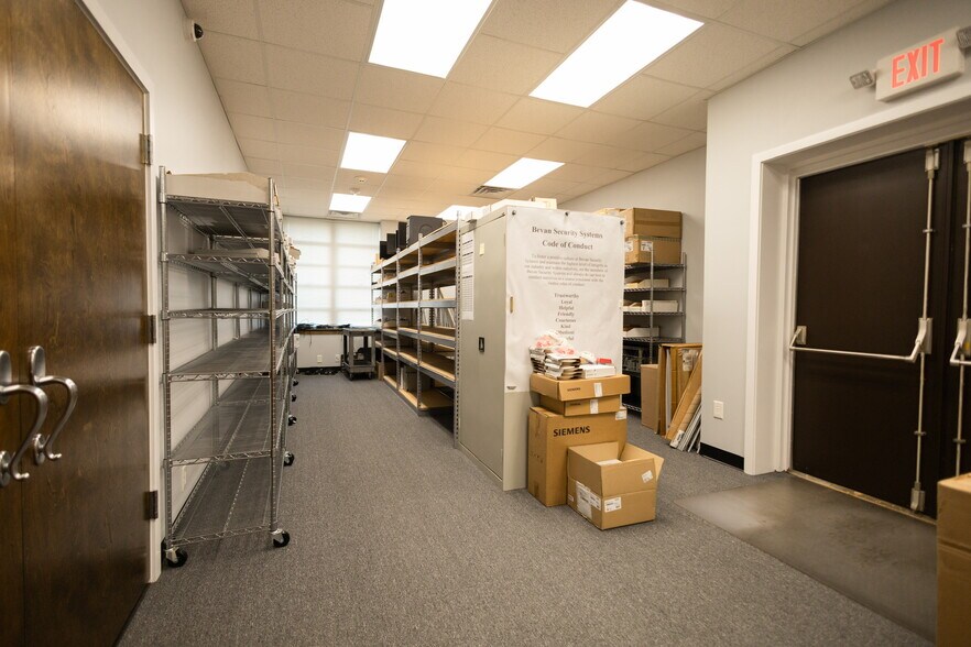 More Photos Of 190 Tenby Chase Dr, Delran Office For Lease