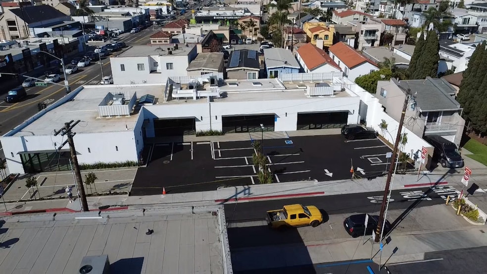 More Photos Of 210 Pacific Coast Hwy, Hermosa Beach Storefront For Lease