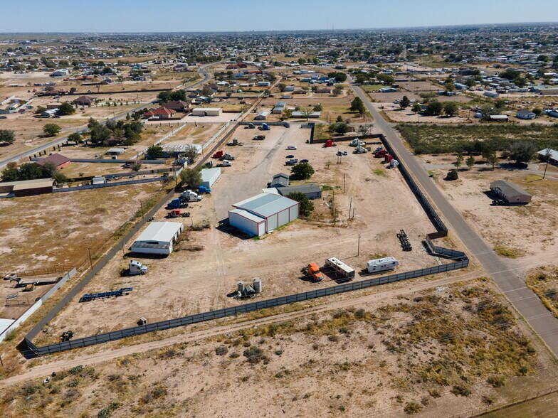 More Photos Of 11010 W Joan Dr, Odessa Warehouse For Sale