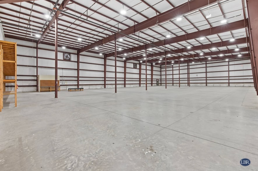More Photos Of 3120 Skyway Cir, Melbourne Warehouse For Lease