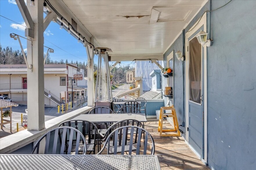 More Photos Of 18736 Main St, Groveland Hotel For Sale