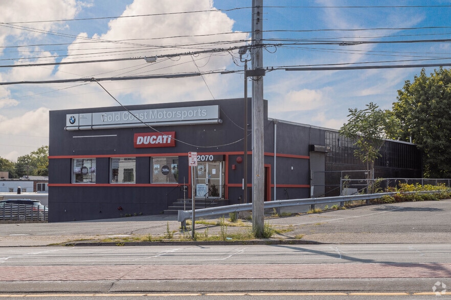 More Photos Of 2070 Jericho Tpke, New Hyde Park Auto Repair For Sale