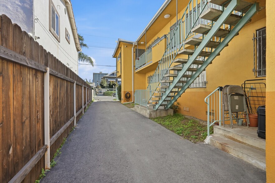 More Photos Of 1207 S Catalina St, Los Angeles Apartments For Sale