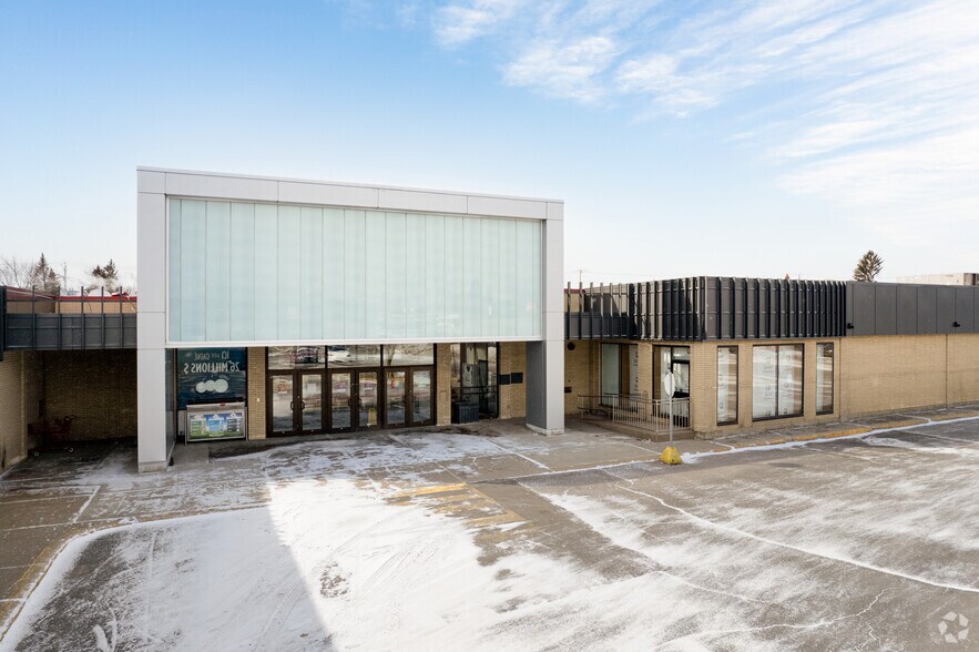 More Photos Of 200 Blvd D’Anjou, Châteauguay Unknown For Lease