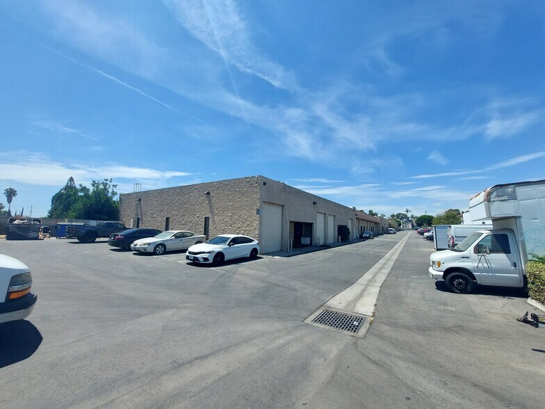 More Photos Of 12734 Branford St, Pacoima Warehouse For Sale