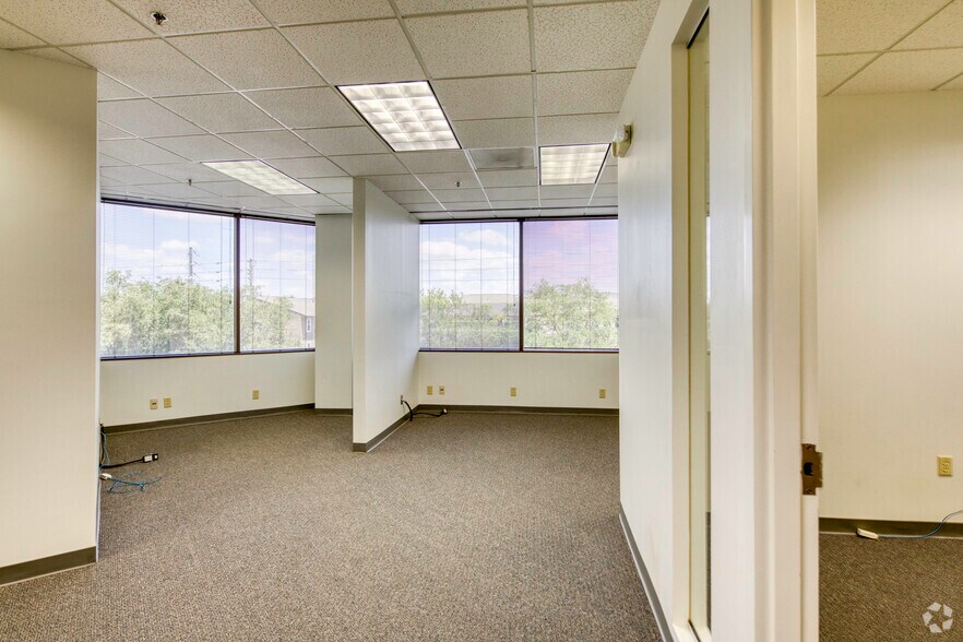 More Photos Of 11300 4th St N, Saint Petersburg Office For Lease