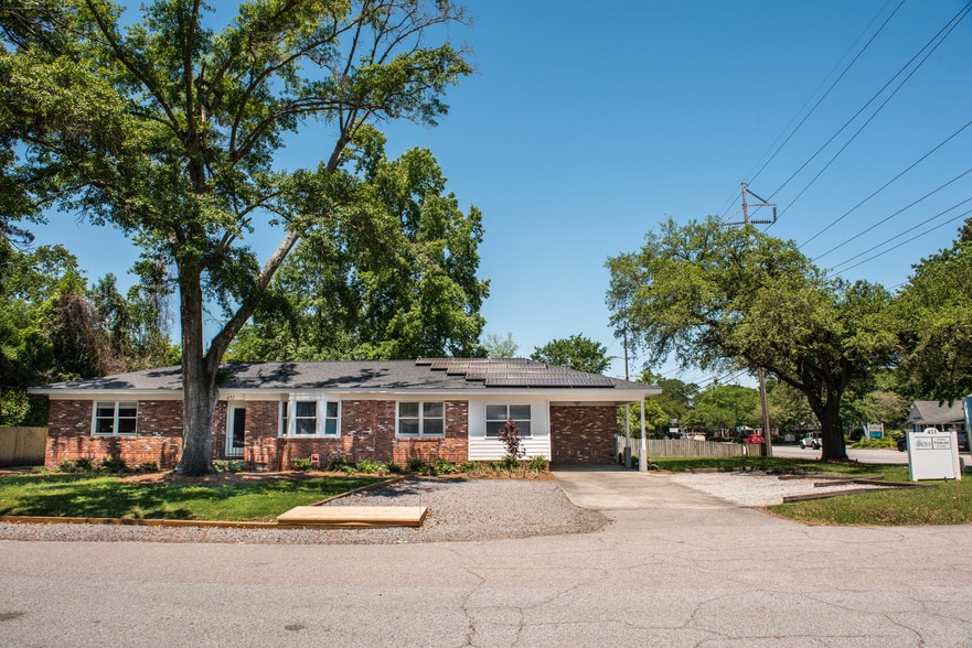 Primary Photo Of 451 Folly Rd, Charleston Office Residential For Lease