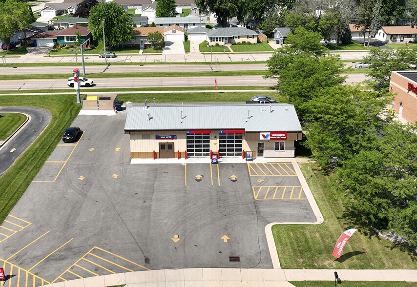 More Photos Of 211 E Ann St, Kaukauna Freestanding For Sale