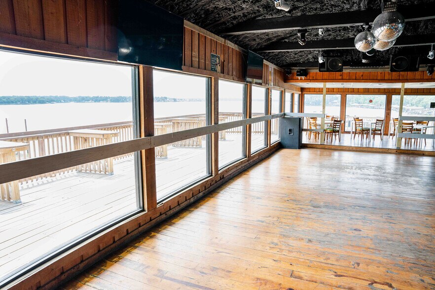 More Photos Of 371 Navaho Trl, Onalaska Hotel For Sale