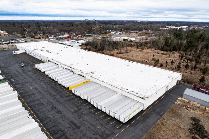 Primary Photo Of 3301 S Dort Hwy, Flint Warehouse For Lease