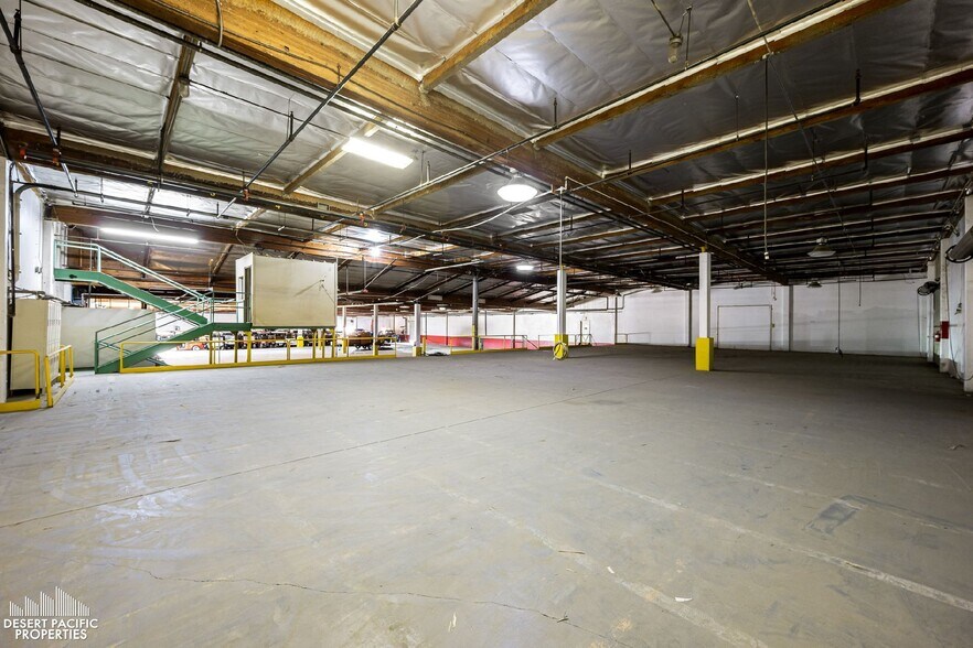 More Photos Of 45585 Commerce St, Indio Warehouse For Sale