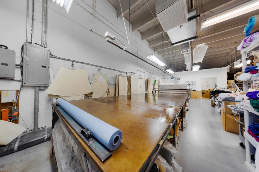 More Photos Of 2693 W 76th St, Hialeah Warehouse For Sale