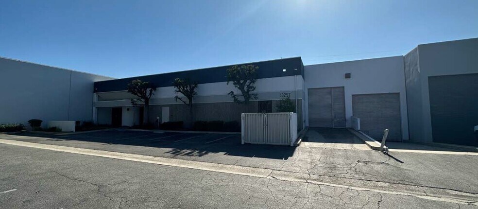 Primary Photo Of 13257 Barton Cir, Whittier Warehouse For Lease